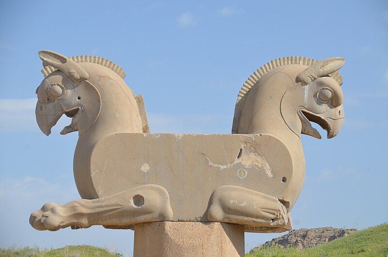 Persepolis_griffin_capitals